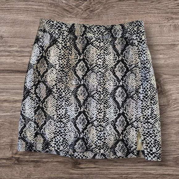 Xs/S Bundle of Mini Skirts - Picture 2 of 4